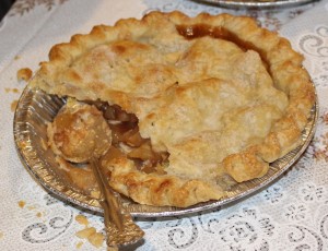 Geri Griswold's pie made with Honeycrisp apples was a sweet hit. (Russell Steven Powell photo)